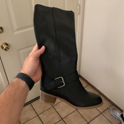 New women’s hi zip up boots brand new