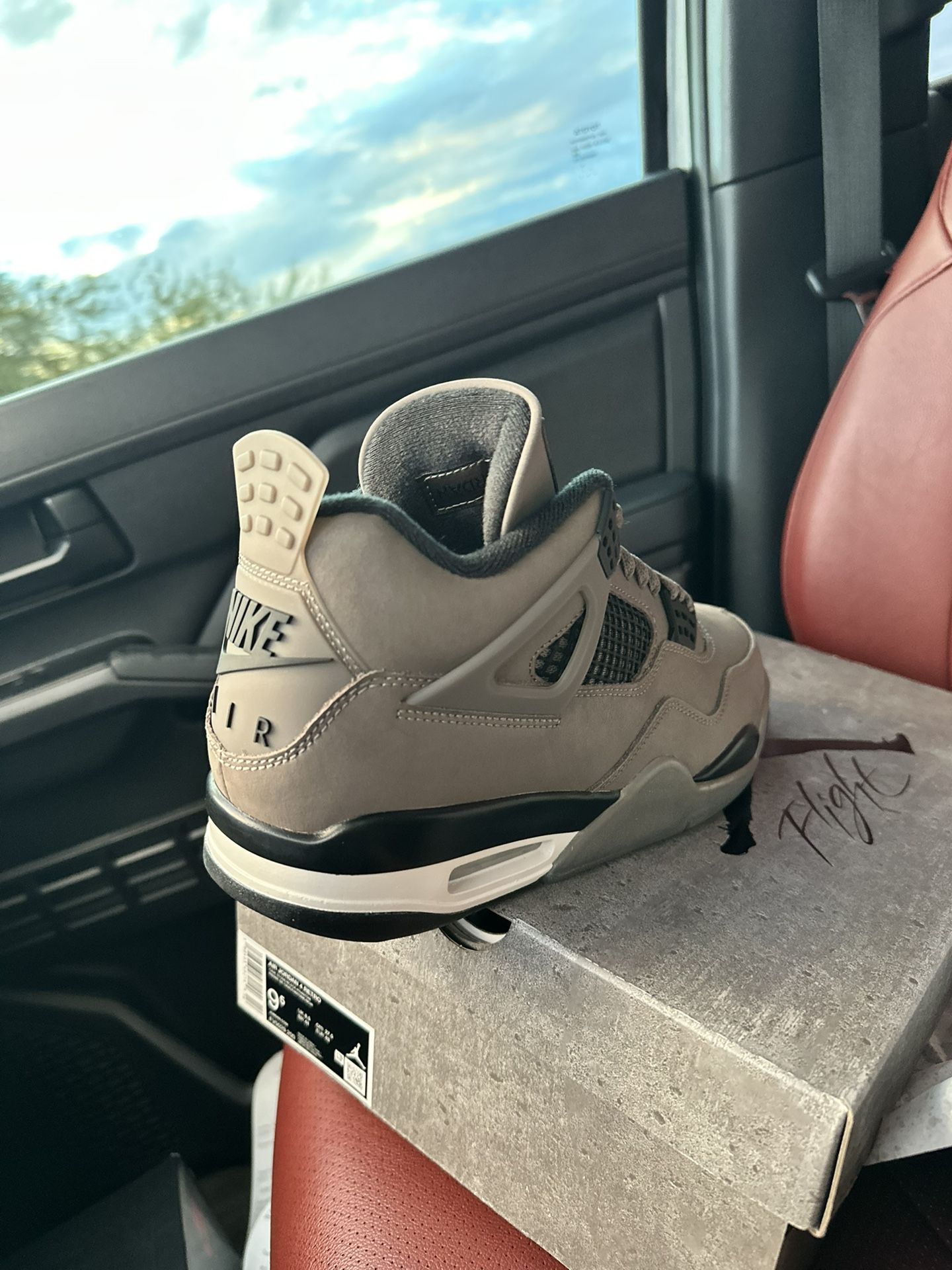 Air Jordan 4 Retro Cavestone