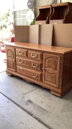 Dresser is 5ft wide 29 in tall 18 in deep