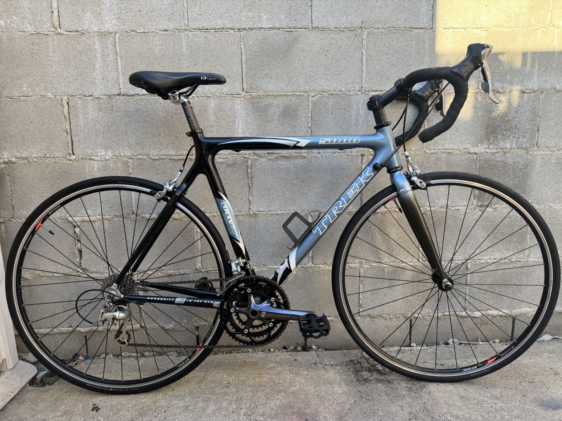 Trek 5000 carbon road bike 56cm looks and rides good