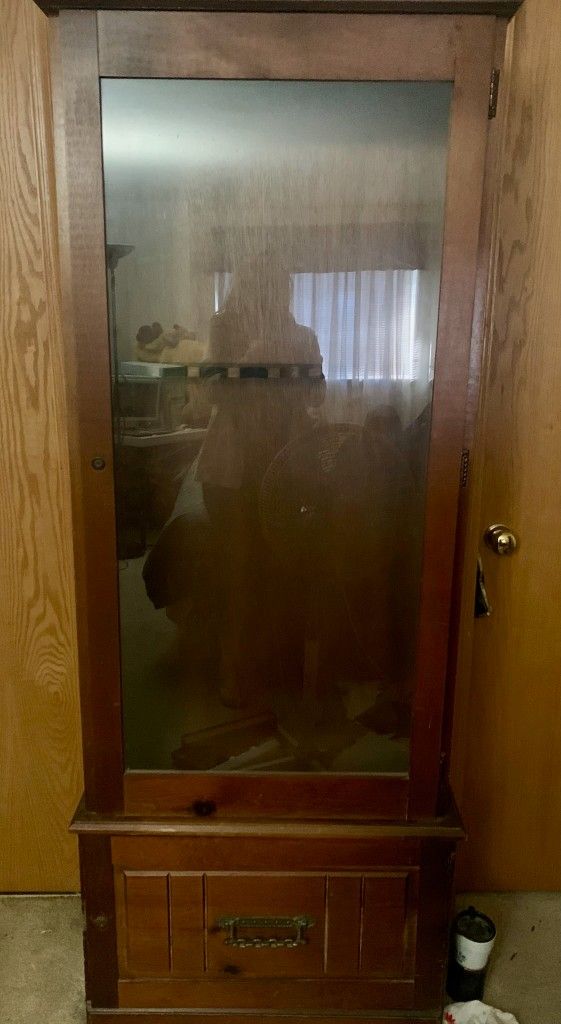 Antique 8 Rifle Or shotgun Solid Wood and Glass Display Case Gun Cabinet