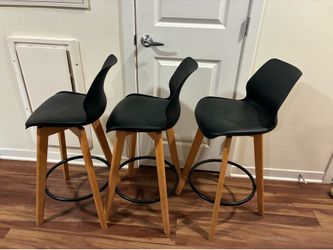 Wooden black bar stools