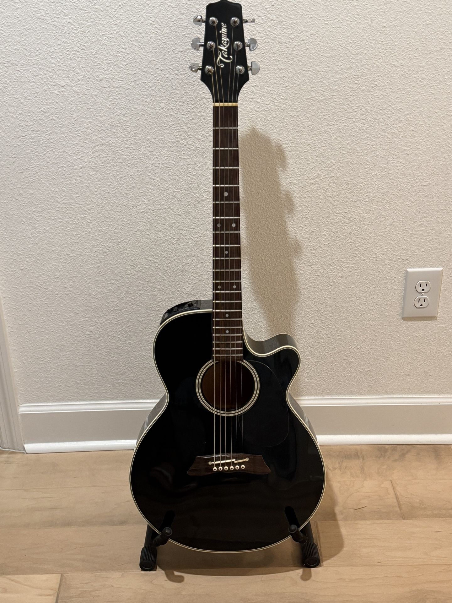 Takamine EF261 Acoustic Electric Guitar (made In japan)