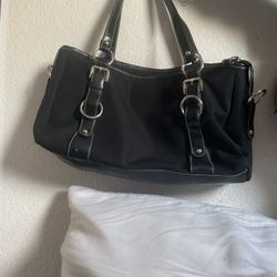 black bag purse
