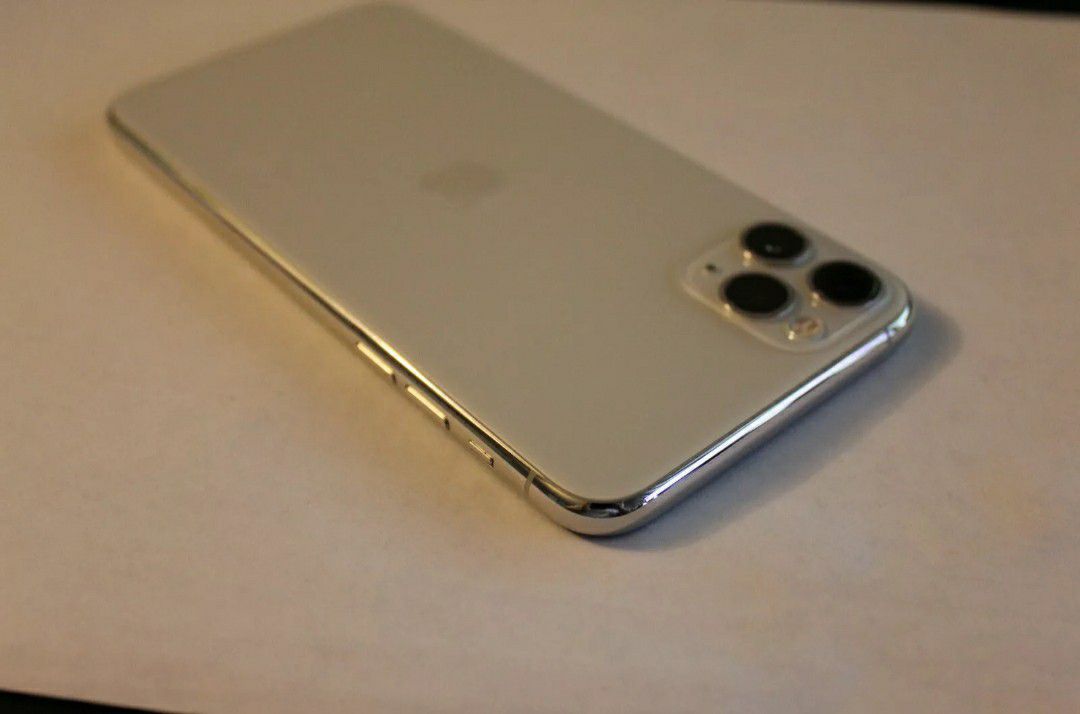iPhone 11 Pro Max UNLOCKED
