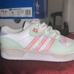 Adidas Rivalry Low Women’s Size 7.5