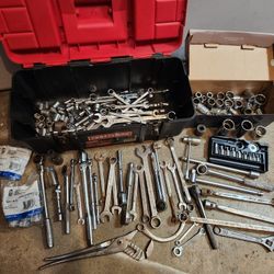 Miscellaneous Wrenches And Socket Wrench Parts In Craftsman Toolbox