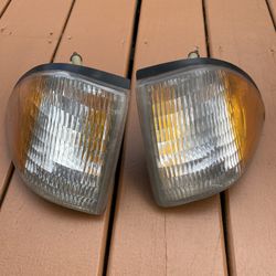 87 -93 Mustang Corner Lights (OE)