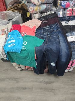 Pacas de HOLLISTER,AEROPOSTALE,ABERCROMBIE Y AMERICAN  gran oportunidad para REVENDEDORES 2 pacas por $500 super liquidacion.