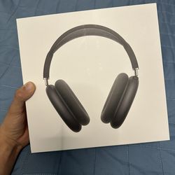 AirPods Max Midnight – Brand New