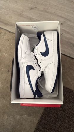Brand New ‘85 Metallic Navy AJ1 Low (sz10)