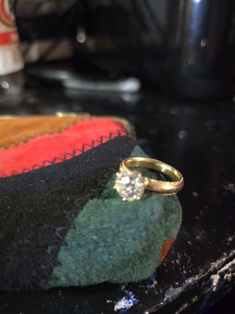 2.1 carat Dimond Ring REAL