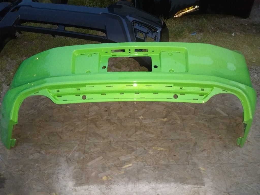 New OEM Ford 2013 @ 2014 Mustang GT Rear bumper. Has a Fresh coat of paint . No Scratches or damage.