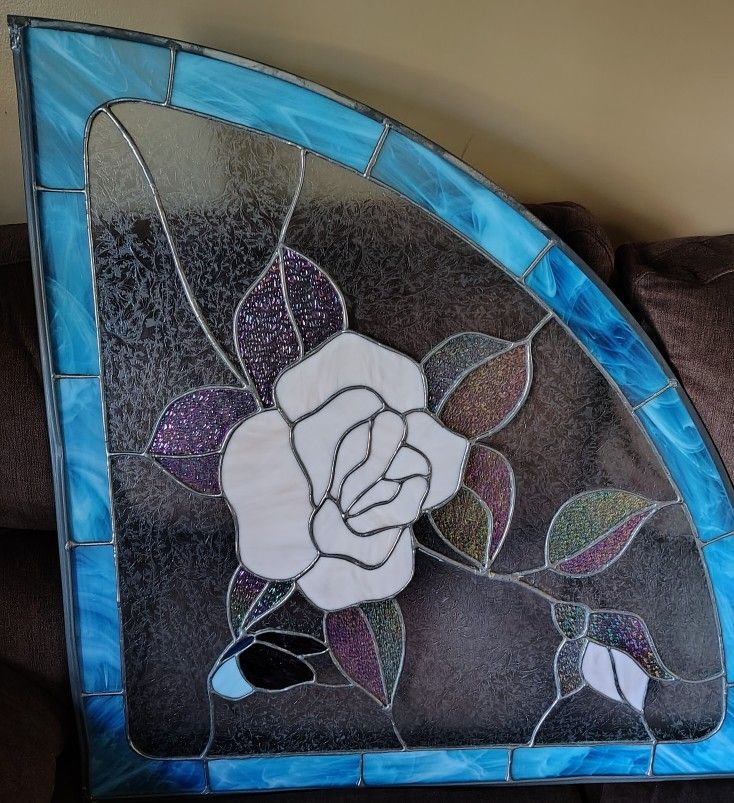 Stain Glass 27 x 27 Obo Good Condition 