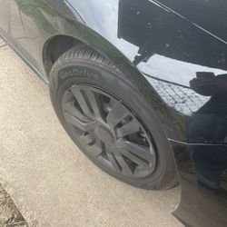 Nissan Altima Factory Wheels And Black Hubcaps No Tires