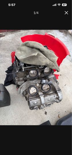 Aprilia Rsv4 engine