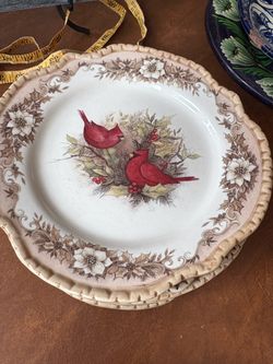Ironstone Cracker Barrel, Cardinal plates