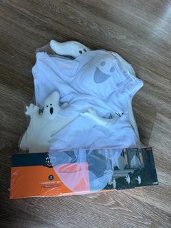 Hyde & EEK Halloween Cemetery Kit 18 Pieces