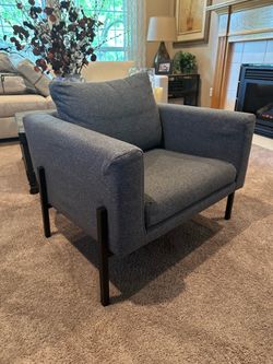 Nice Chair 30”deep 32”wide 24”tall