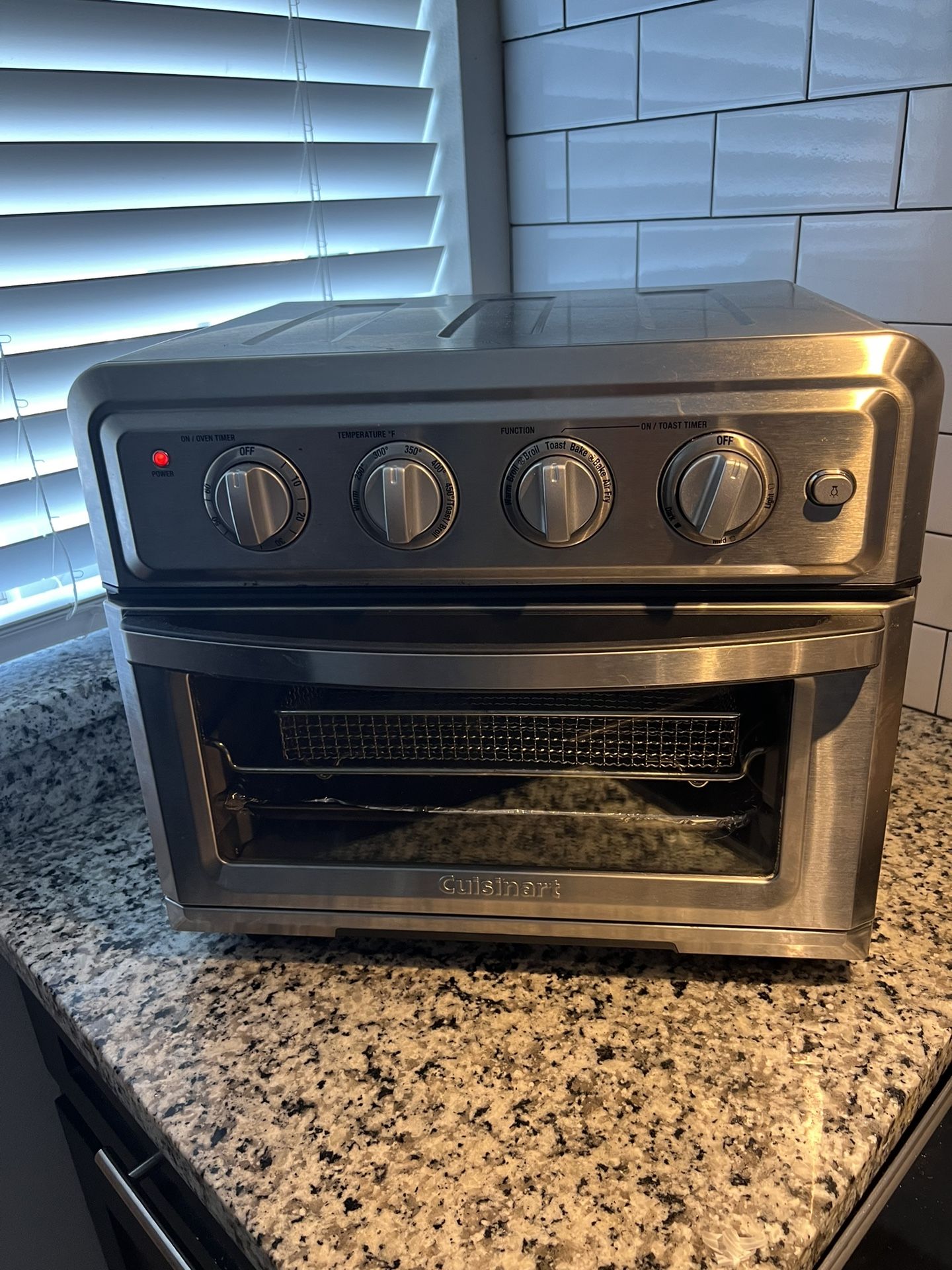 TOAST OVEN AIR FRYER I FOUR GRILLE PAIN FRITEUSE À AIR CHAUD MODEL / MODELE: TOA-60