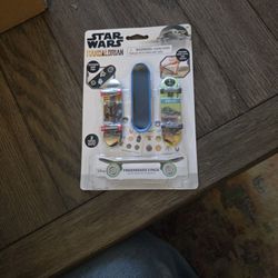 Mandalorian Finger Skateboard 