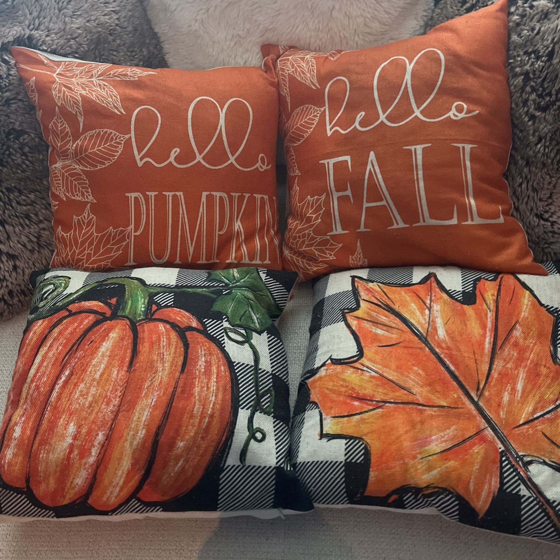 4 Small Fall Pillows