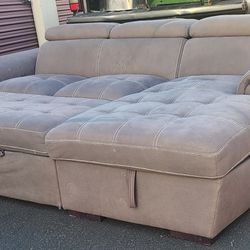 FREE DELIVERY*!!!  2 Piece Gray Sectional Couch With Storage Chaise And Pull Out Bed 