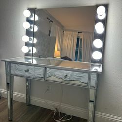 Vanity Desk/Mirror 