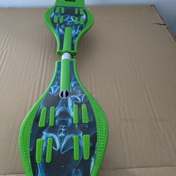 Caster Board in Amazing Blue Color, with Illuminating Wheels