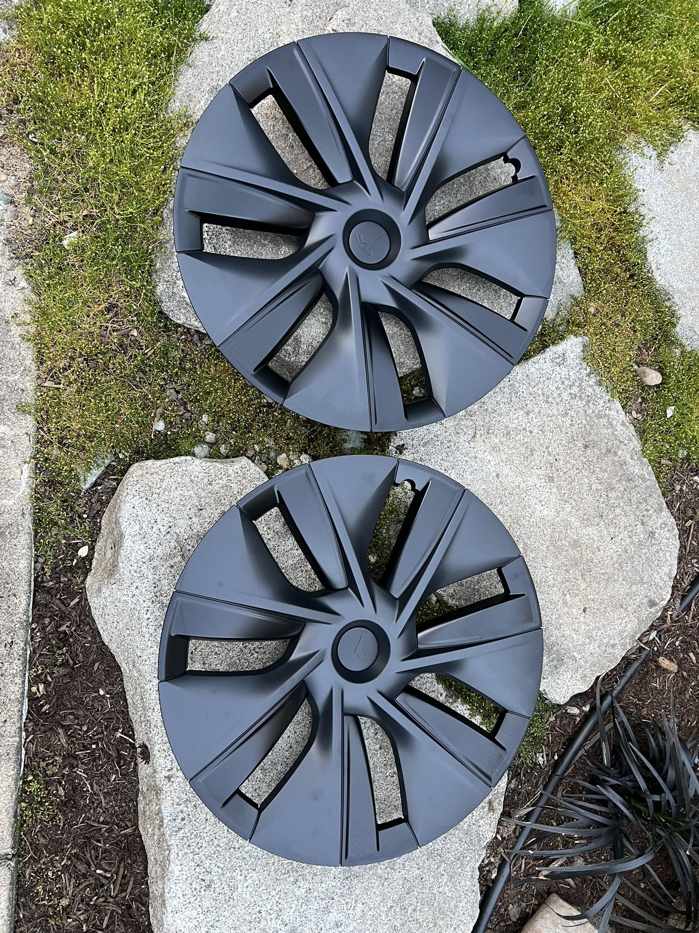 2024 Tesla Model Y 19” Wheel covers