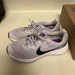 Purple Nike - Youth 7 / Women 8.5 