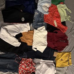 Women’s Size Xs/S Clothing Bundle