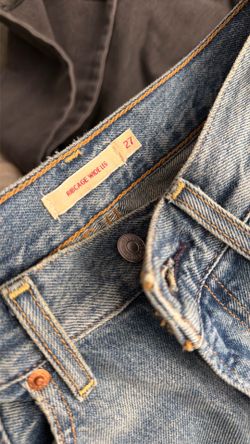 2 Levi’s jeans for 50.00 OBO (wideleg 327x32, 501 is 27x30). 25.00 each. Both pairs only used once.
