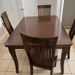 Dining Table With 4 Chair 