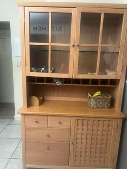 Kitchen cabinet