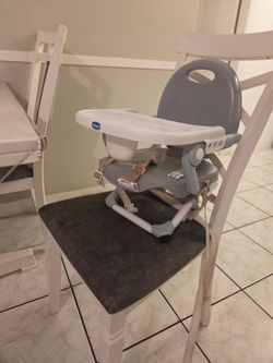 Chicco Booster Feeding Seat for Toddler or Baby