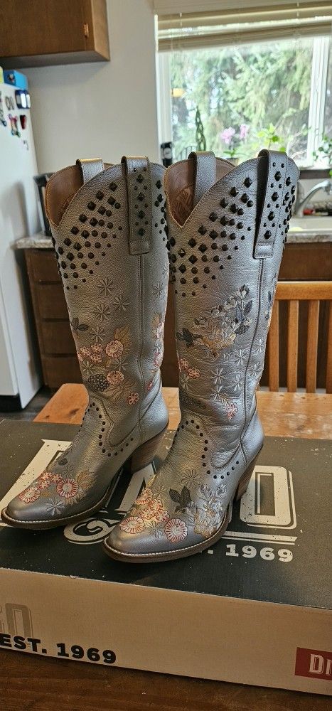 Dingo Cowgirl Boots