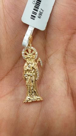 14k Gold santa muerte ,50 ct vvs diamonds 2 grams 1 inch