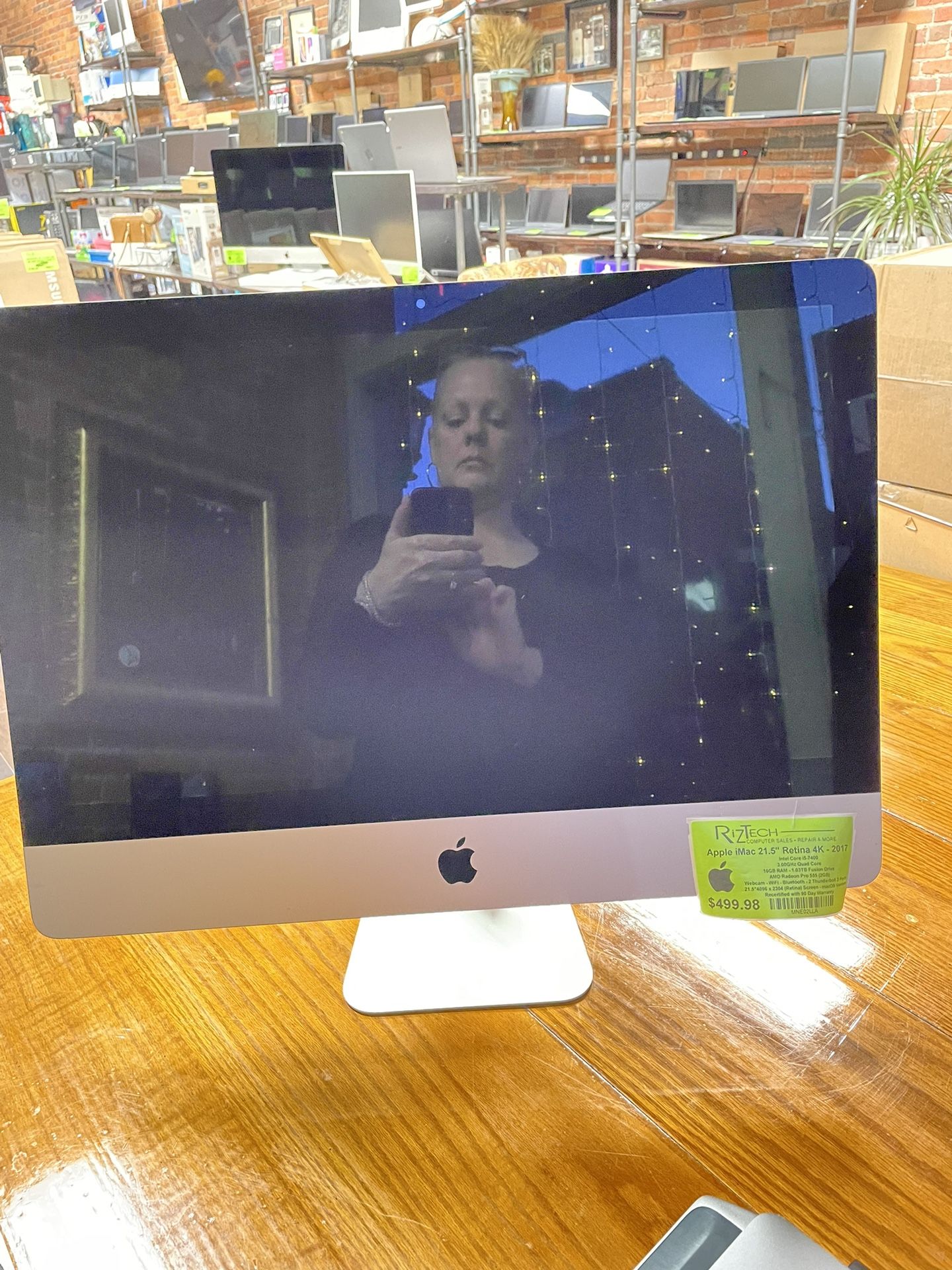 2017 Apple iMac Retina 4K 3.00GHz Quad Core 16GB RAM 1.03TB Fusion Drive 2GB GPU 21.5” macOS Ventura
