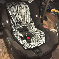 Nuna Infant Car seat With Base 