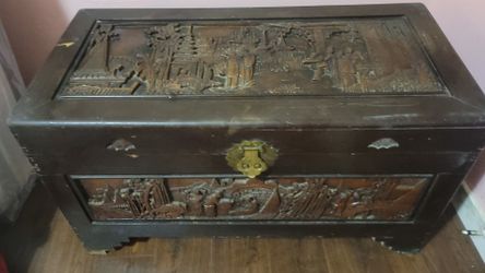 Asian Vintage Trunk . $95