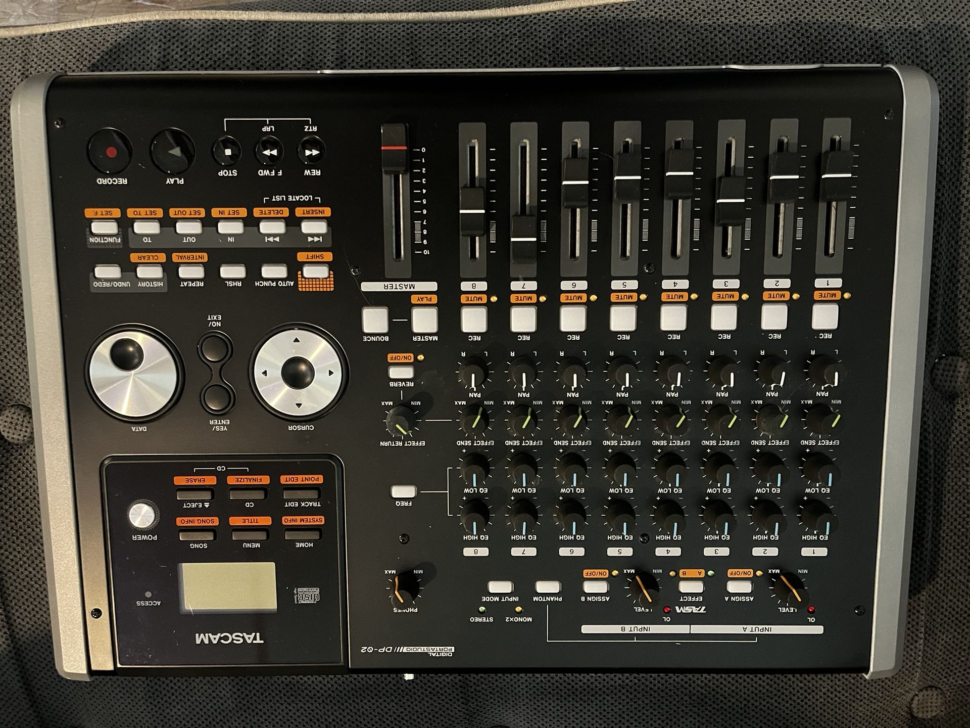 Tascam DP-02 Portastudio
