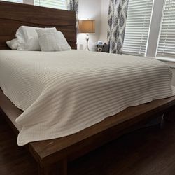 Bed Frame (Queen) Solid WOOD 