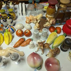 Vintage Salt And Pepper Shakers 