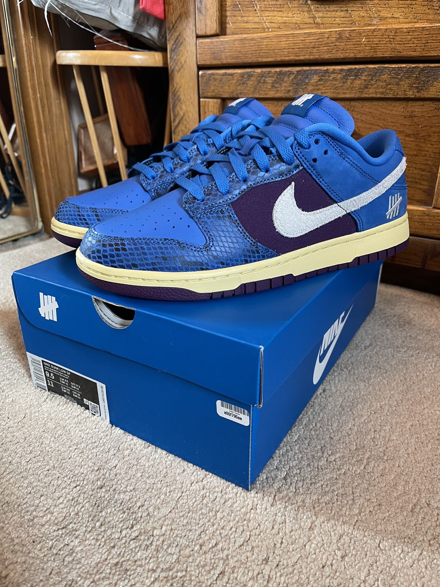 NIKE DUNK LOW UNDEFEATED 27.5