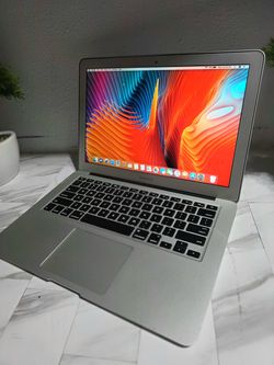 Apple MacBook Air Laptop