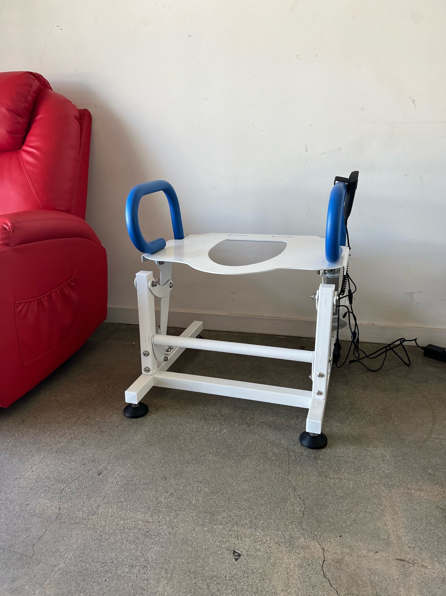 Electric Toilet Seat Lift For Senior Citizens Elderly Disabled Or Out Of Surgery SEC212W By MCOMBO