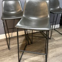 4 Bar Stools / Counter Chairs 