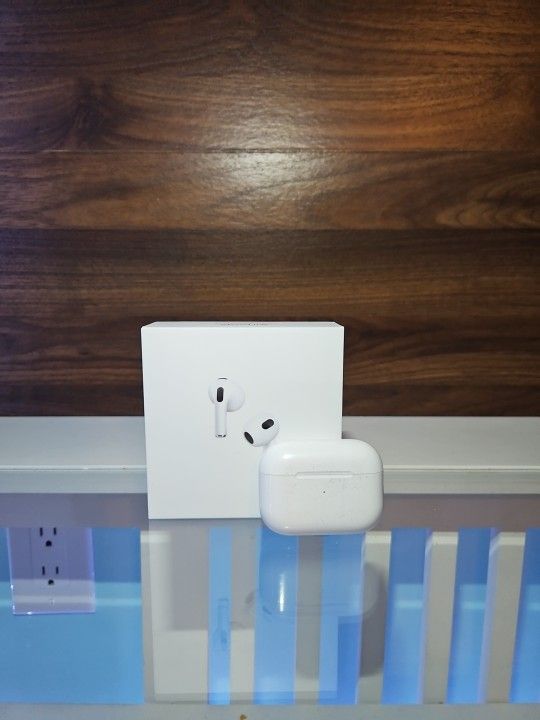Airpods Pro 2nd Gen *Shipped in Gen 3 Box*