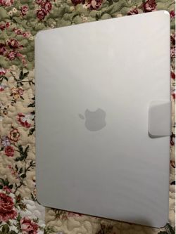 MacBook Air (13 inch)